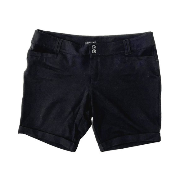 Torrid Women's Multi Pockets Spandex Stretch Cuffed Shorts -Black-Size 20 - Picture 1 of 3
